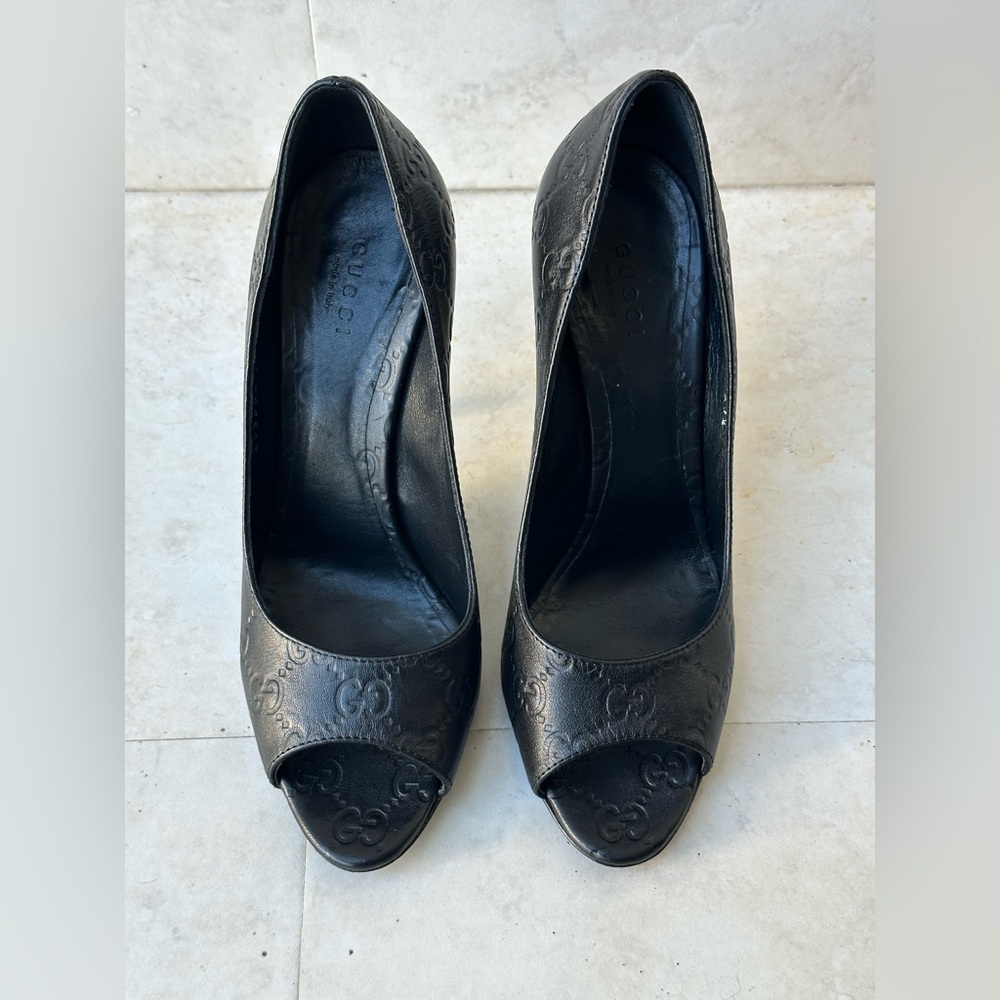 Gucci Embossed Black Leather Pumps | SIZE 37.5 | ONLY WORN ONCE